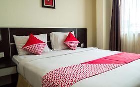 Collection O 625 Hotel Golden Gate